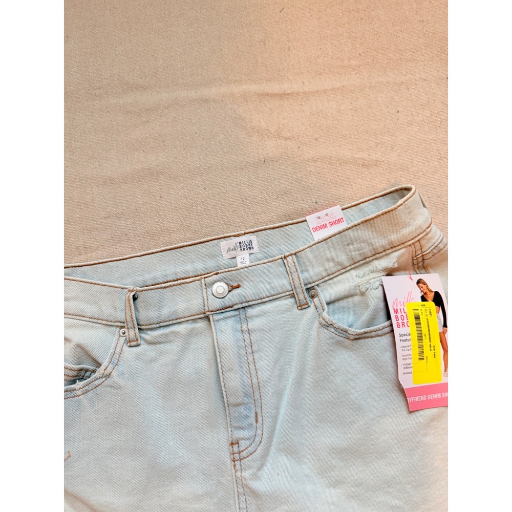 Florence by Mills Millie Bobby Brown Boyfriend Denim Shorts Light Wash Blue 12 - Picture 3 of 3